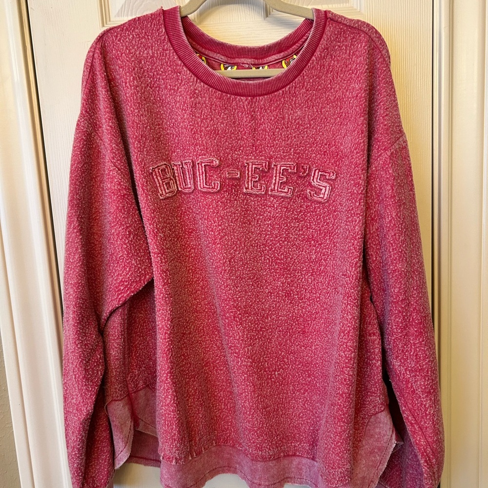 Buc-ee's Cozy Pink Women's Crew Neck Sweatshirt